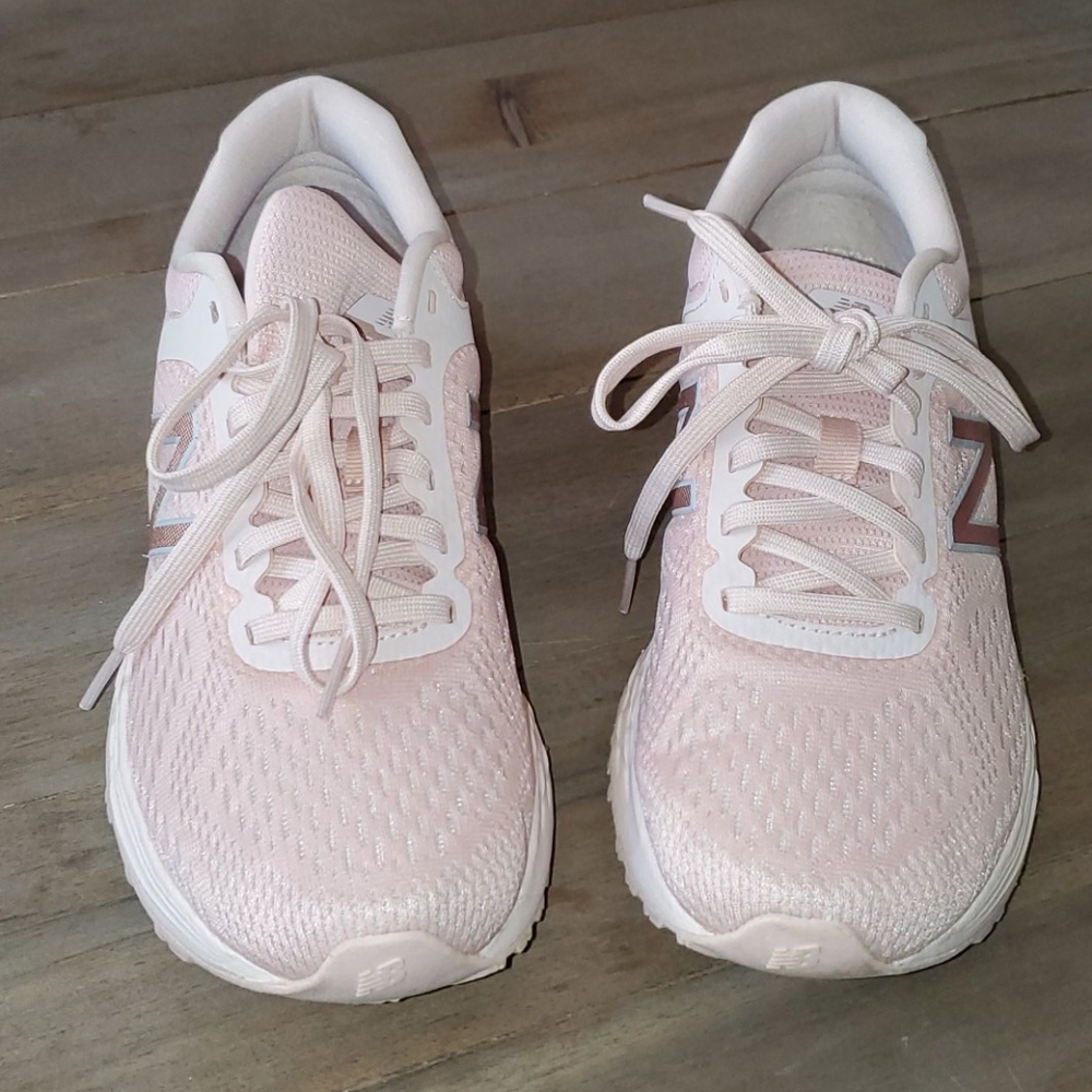 Women's Fresh Foam Arishi v2 - Picture 2 of 5